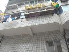 两房两厅。精装修。房东。。