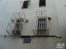 繁华地段,居家装修,采光充足,主卧朝南