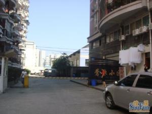 回兴莺歌小区三房68万