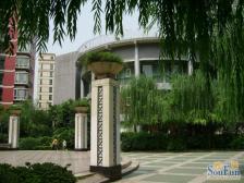 精装修 正规一室一厅 住家安静 家具家电齐全