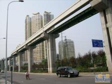 距离六公里轻轨站100米的清水两房 视野开阔采光好