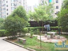 红光楼小区 南北通透,采光好 装修好,环镜优美 视野好,诚心出售