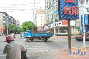 朝阳嶺秀南北通透,采光好周边匹套完善,,出行方便