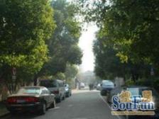 业主诚意出售,满五,小区环境优美,出入方便