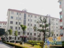 业主诚意出售,中区楼层,满五年,税费少。