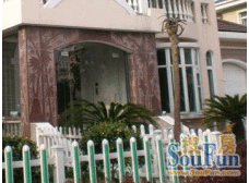 顶楼带阁楼的+阁楼面积大+看房随时方便+业主诚意出售