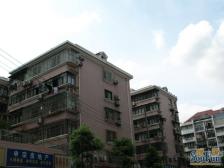 全明三房,朝南露台,诚意出售。