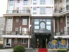 《满五》《地铁口》《全明带阳台》《视野好看三件套》