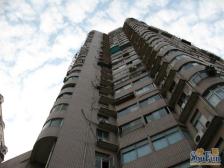 电梯房高区俯瞰龙之梦,足球场,龙之梦商场