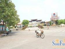 4条地铁环绕,菜场很近,出行方便,近一附院青山路口