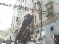 房子位置好,坐车方便,单价合理,房东诚心出售