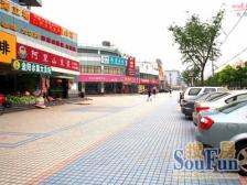 中环边 08年商品房 有电梯 中高楼层 小区绿化车位充足