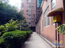 房子位置好,位于商圈旁,出行方便业主诚心出售