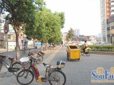 蓝天碧水 南北通透,采光好 装修好,环镜优美 近地铁 中间楼层