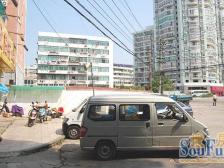 此房户型手续齐全,格局好,采光好,无遮挡,出行方便