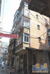 老贡院南北通透,采光好装修好,环镜优美视野好,诚心出售