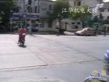 88年房龄,小区保养比较好,干净整洁