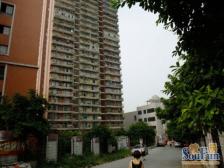 海峡路轻轨车站旁,户型方正,通风采光好,视野好。