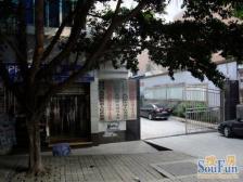 南坪商圈电梯大三房,90万,轻轨房,位置好,配套成熟