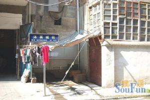 东沐英城南北通透,采光好装修好,环镜优美近地铁视野好,诚心出售
