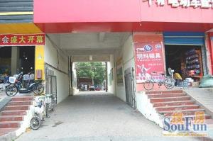 洪城路218号江拖宿舍户型方正,采光好近地铁视野好,诚心出售