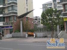 配套完善,采光充足,顶楼房,近地铁,南北通透