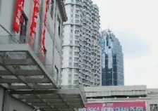 动之shou选三件套东方明珠近在咫尺,美如画,地铁口