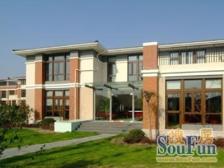 绿地国际山庄 精装独栋 满五年 北进门南花园 花园600平