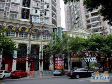 南坪商圈,楼下就是轻轨,正规的两房。