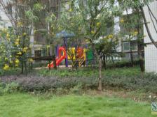 双轻轨,商圈旁,高楼层,视野好,微风吹,心情畅