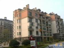 满二年,近百联金山卫站,四房带花园,适合多人口家庭