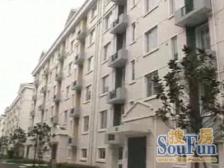 房子南北通,主卧带阳台采光好。