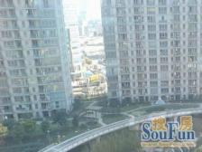 外滩总价较低的两房 东边套可以看江