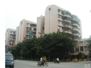 长宏新城中间楼层带杂物间业主诚意出售