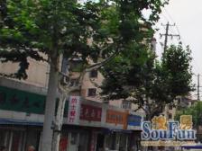 房型正气,小区中心位置,中式风格,主卧朝南,一梯四户