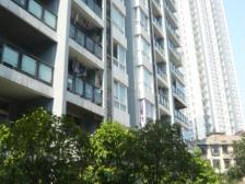 南坪商圈 住家四房 装修清爽 出入方便 业主诚心出售