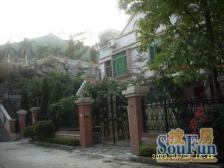 大花园小区配套设施齐全,小区环境优美,小区生活方便