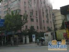 业主诚意出售,自住装修保养好,房型正气,价格好谈。