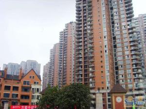 此房户型方正,正规两室,近市政公园,总价低