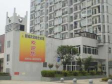 此房满两年,户型方正,拎包入住,视野采光好