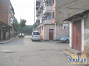 房子满五年,临近地铁口,拎包入住,出入方便