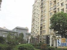 顶楼复式大露台 光线很足 诚心出售