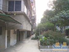 洪都大院八区 南北通透,采光好 近地铁 周边匹套完善,,出行方便