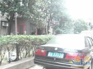 此房户型手续齐全,格局好,采光好,无遮挡,出行方便