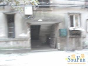 出门谢家村地铁口,紧挨着梦时代,户型方正,采光好