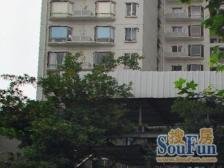 纯毛坯次新房,业主一手买进从未住过,边套全明有钥匙