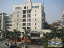 联合广场 精装一房 不是顶楼 出行方便