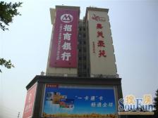 常平轻轨旁50米,户型方正大两房,