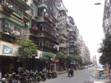 振中小区(滕王阁花园小区) 南北通透,采光好 周边匹套完善,,出行方便