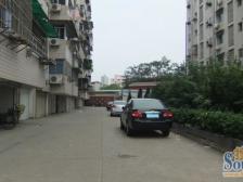 朱家湖小区 南北通透,采光好 装修好,环镜优美 视野好,诚心出售